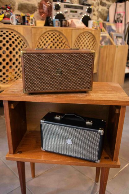 Enceinte GPO bluetooth vintage noir – Image 3