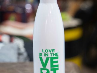 Bouteille isotherme blanche "Love is in the Vert"