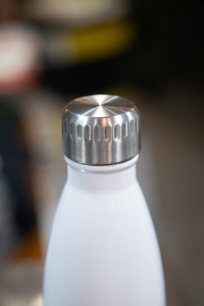 Bouteille isotherme blanche "Love is in the Vert" – Image 2